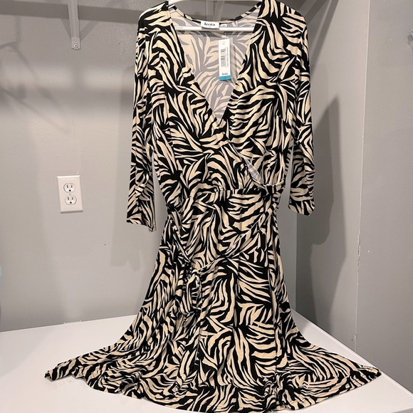 Leota Perfect Wrap Zebra Safari Dress - Picture 3 of 12